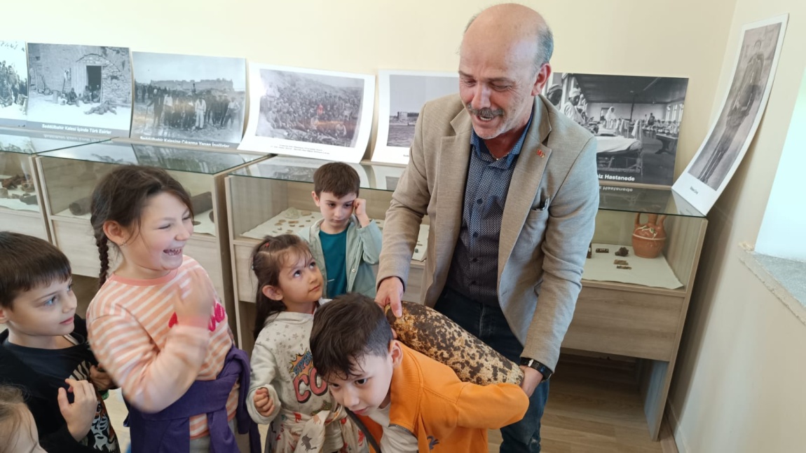 Bigalı Mehmet Çavuş Derneğine ve 23 Nisan Çocuk Kütüphanesine Gezi Düzenlendi